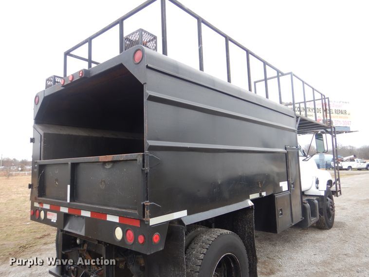 image for item HX9065 2001 Chevrolet C7500  chip bed truck