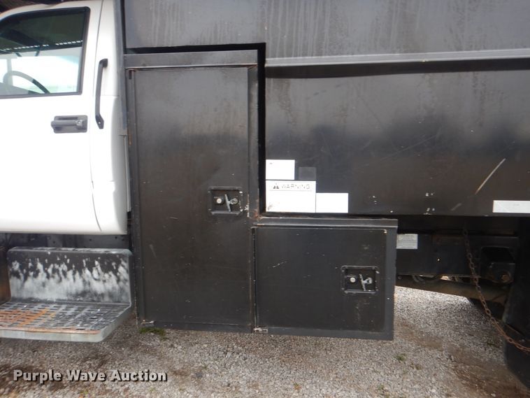 image for item HX9065 2001 Chevrolet C7500  chip bed truck