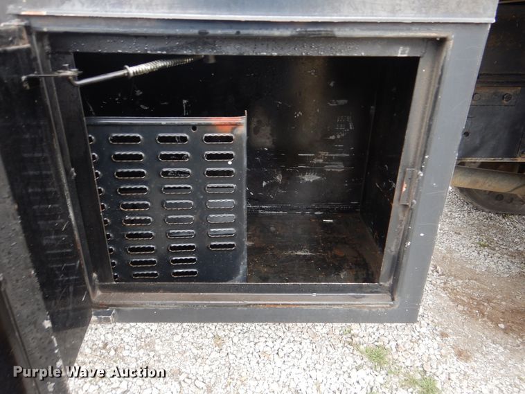 image for item HX9065 2001 Chevrolet C7500  chip bed truck