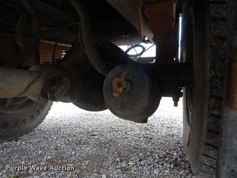 image for item HX9065 2001 Chevrolet C7500  chip bed truck