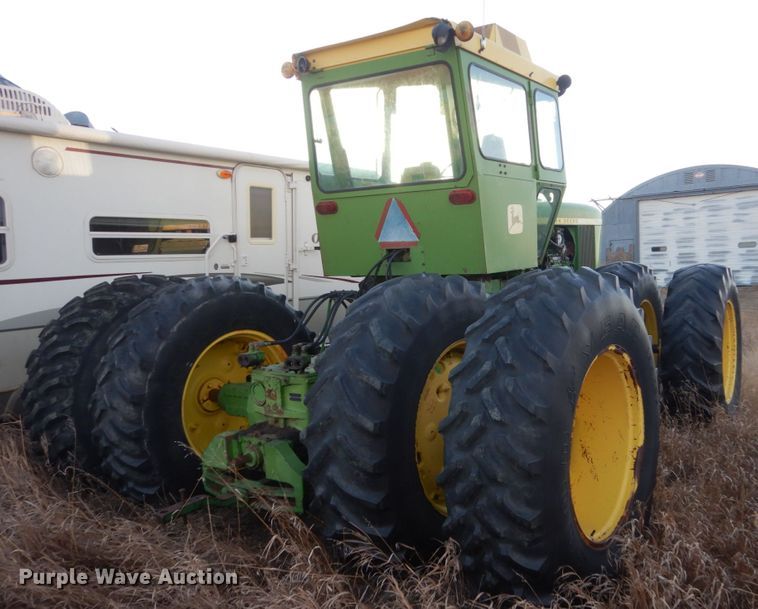 image for item DC8798 John Deere 7520  4WD tractor