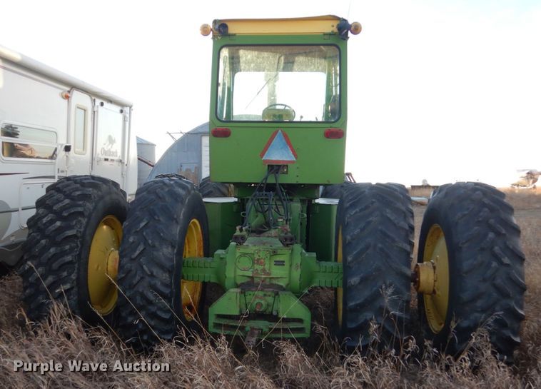 image for item DC8798 John Deere 7520  4WD tractor