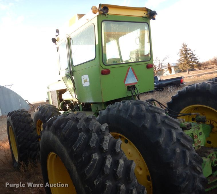 image for item DC8798 John Deere 7520  4WD tractor