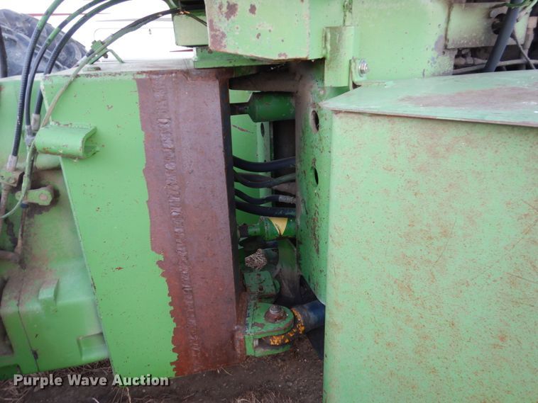 image for item DC8798 John Deere 7520  4WD tractor