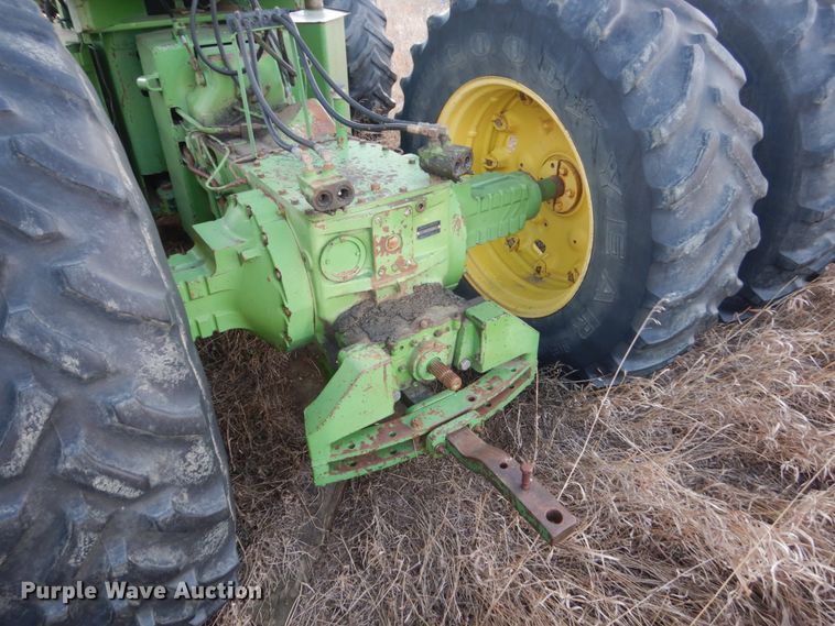 image for item DC8798 John Deere 7520  4WD tractor