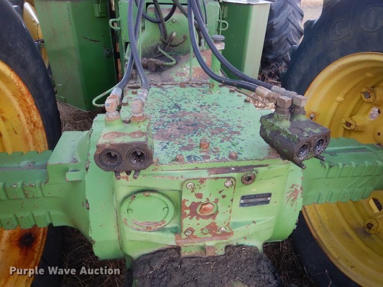 image for item DC8798 John Deere 7520  4WD tractor