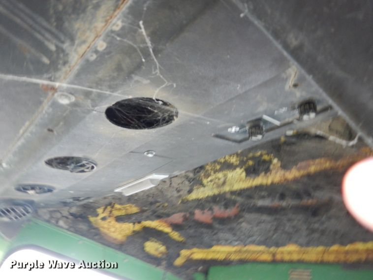 image for item DC8798 John Deere 7520  4WD tractor