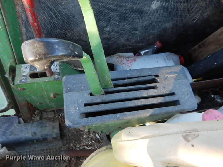 image for item DC8798 John Deere 7520  4WD tractor