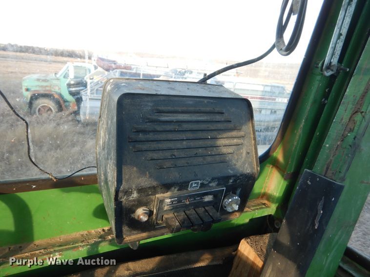 image for item DC8798 John Deere 7520  4WD tractor