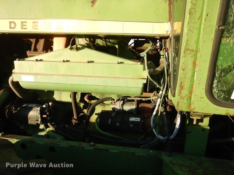 image for item DC8798 John Deere 7520  4WD tractor