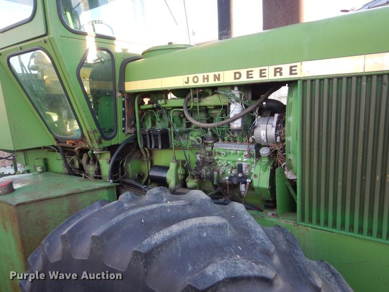 image for item DC8798 John Deere 7520  4WD tractor