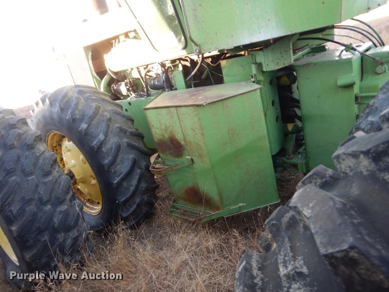 image for item DC8798 John Deere 7520  4WD tractor