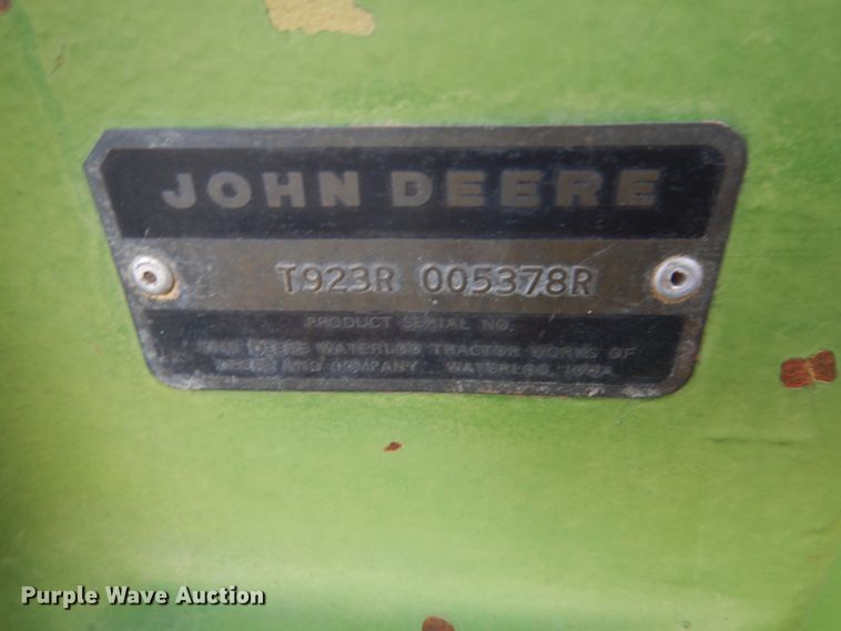 image for item DC8798 John Deere 7520  4WD tractor