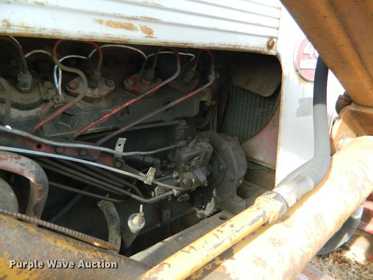 image for item DE4571 International 460  tractor