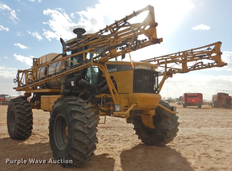 image for item DG1501 2000 Ag-Chem RoGator 1254  sprayer