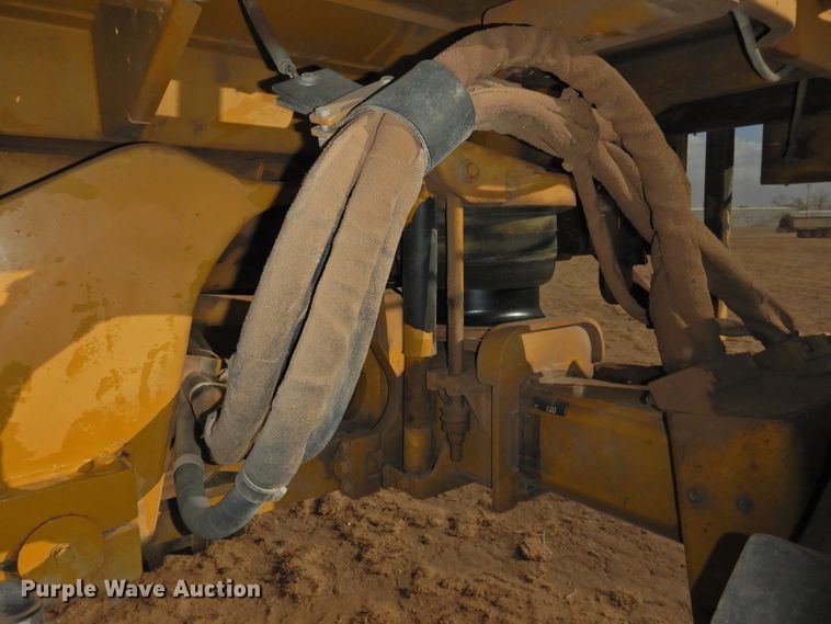 image for item DG1501 2000 Ag-Chem RoGator 1254  sprayer