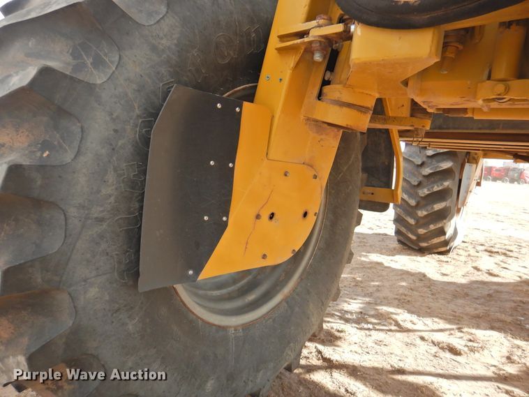 image for item DG1501 2000 Ag-Chem RoGator 1254  sprayer