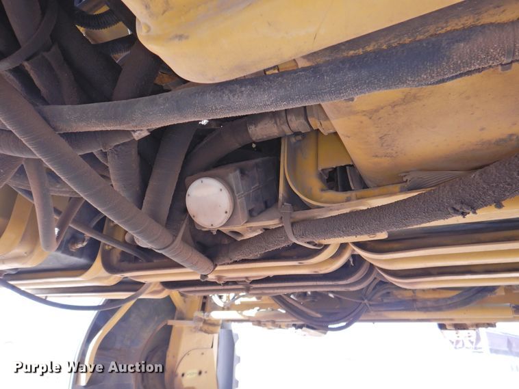 image for item DG1501 2000 Ag-Chem RoGator 1254  sprayer