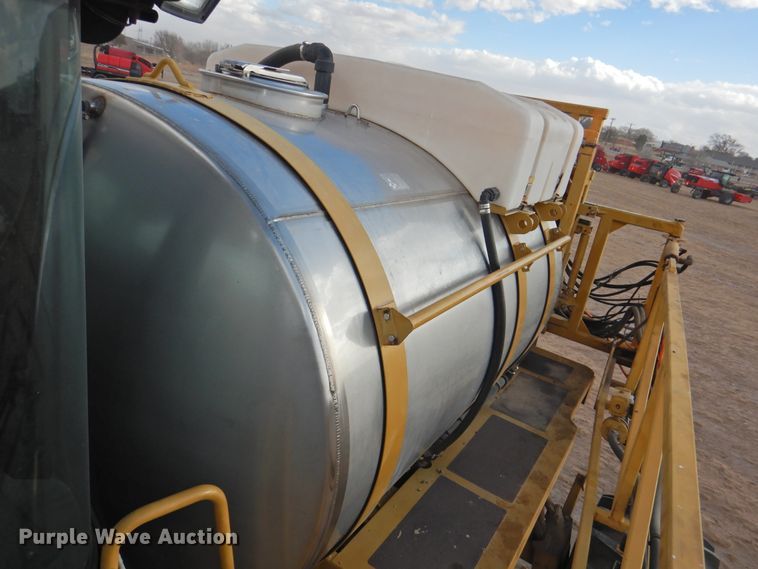 image for item DG1501 2000 Ag-Chem RoGator 1254  sprayer