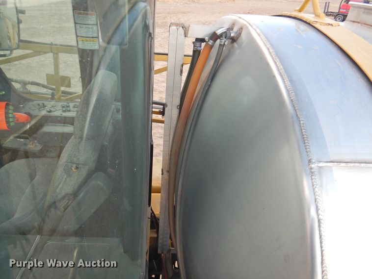 image for item DG1501 2000 Ag-Chem RoGator 1254  sprayer