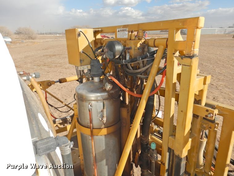 image for item DG1501 2000 Ag-Chem RoGator 1254  sprayer