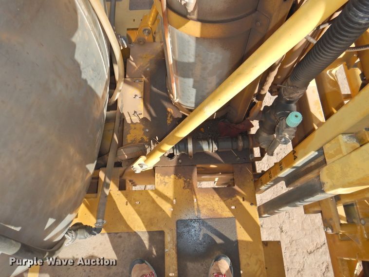 image for item DG1501 2000 Ag-Chem RoGator 1254  sprayer