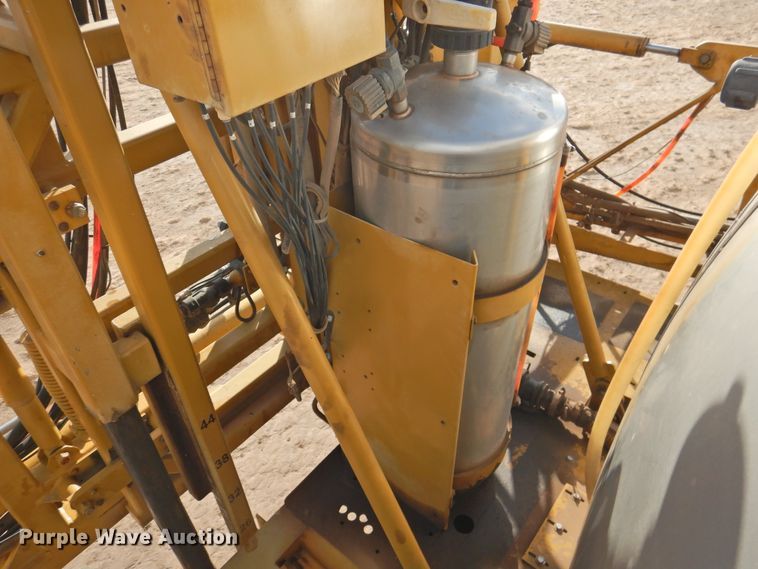 image for item DG1501 2000 Ag-Chem RoGator 1254  sprayer