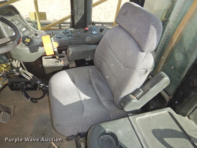 image for item DG1501 2000 Ag-Chem RoGator 1254  sprayer