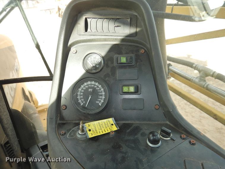 image for item DG1501 2000 Ag-Chem RoGator 1254  sprayer