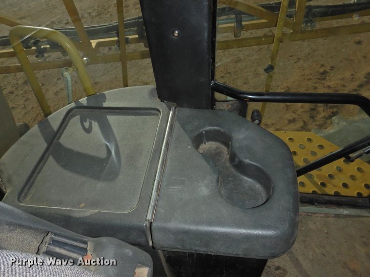 image for item DG1501 2000 Ag-Chem RoGator 1254  sprayer