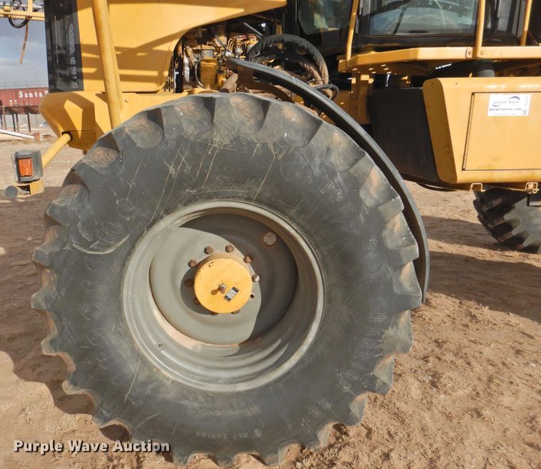 image for item DG1501 2000 Ag-Chem RoGator 1254  sprayer