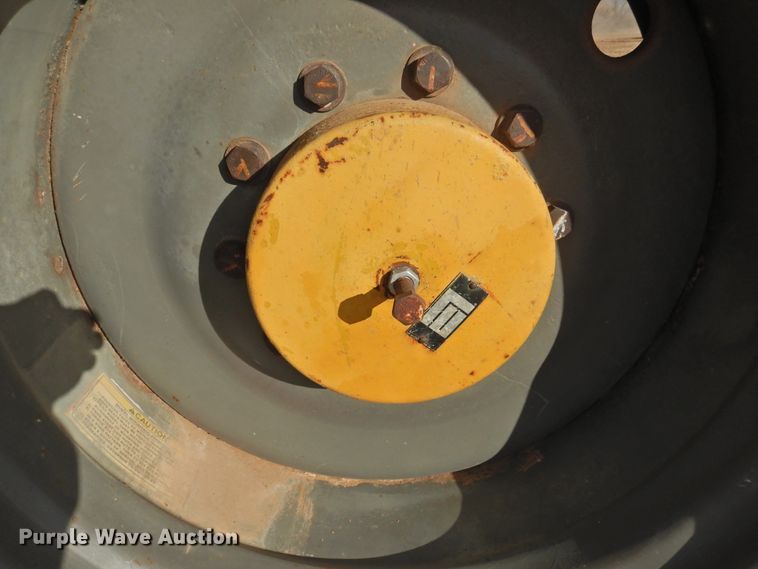 image for item DG1501 2000 Ag-Chem RoGator 1254  sprayer