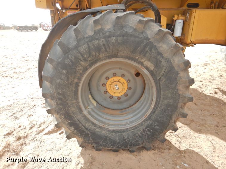 image for item DG1501 2000 Ag-Chem RoGator 1254  sprayer