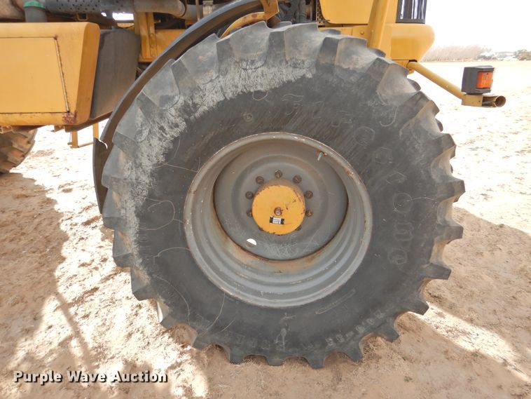 image for item DG1501 2000 Ag-Chem RoGator 1254  sprayer