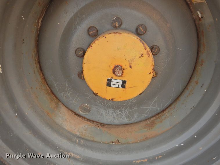 image for item DG1501 2000 Ag-Chem RoGator 1254  sprayer