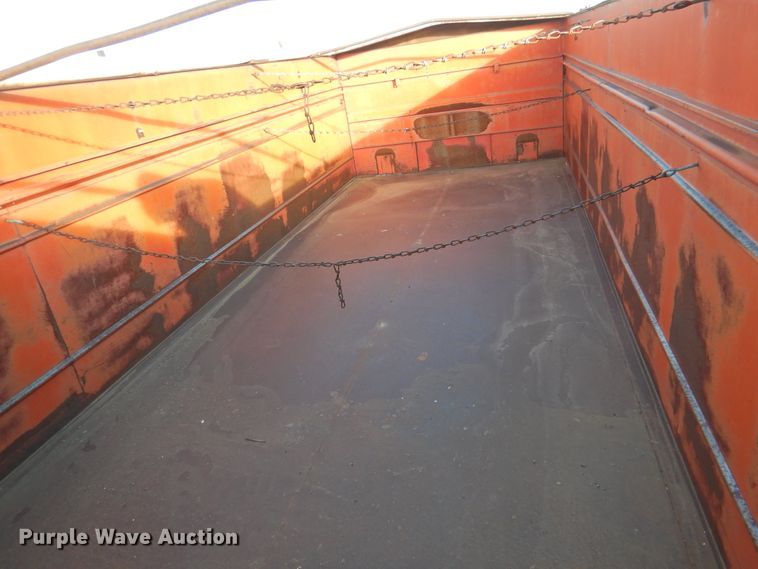 image for item DG1518 1975 GMC 6500  grain truck