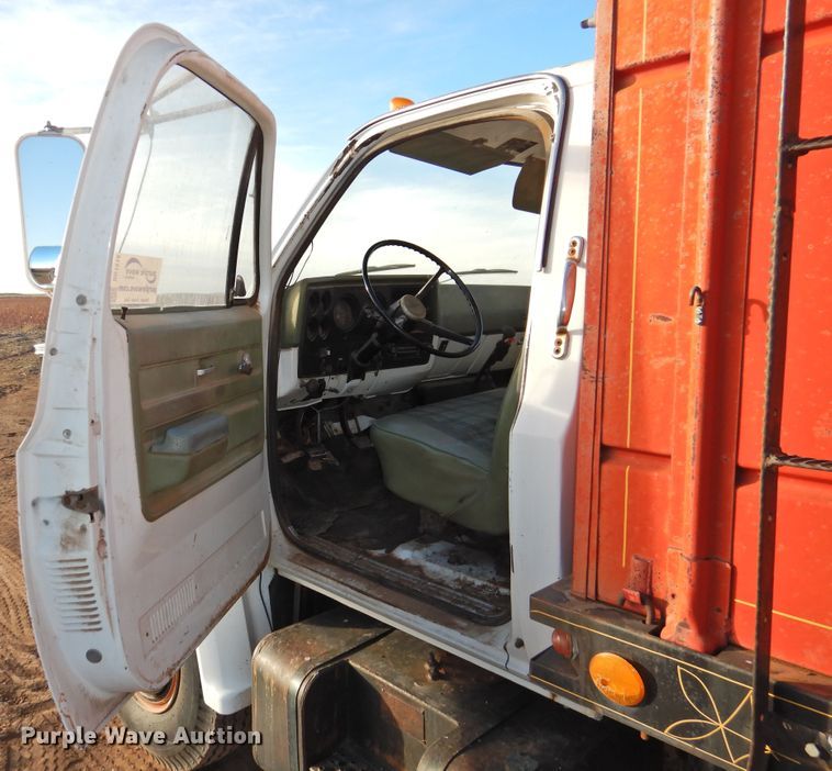 image for item DG1518 1975 GMC 6500  grain truck