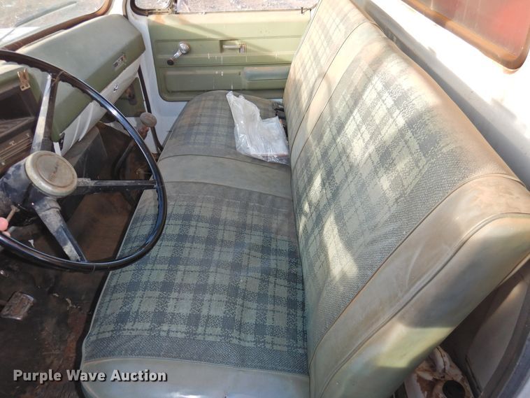 image for item DG1518 1975 GMC 6500  grain truck