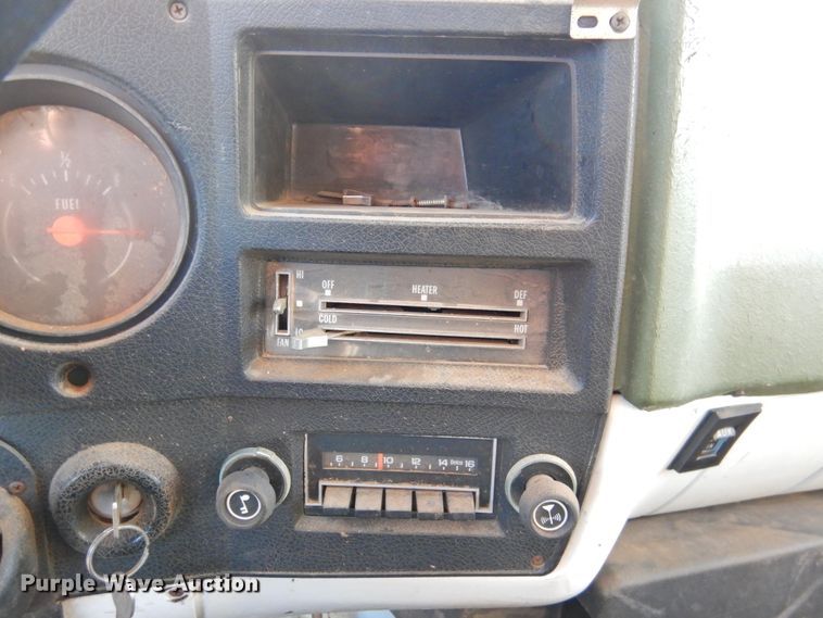 image for item DG1518 1975 GMC 6500  grain truck