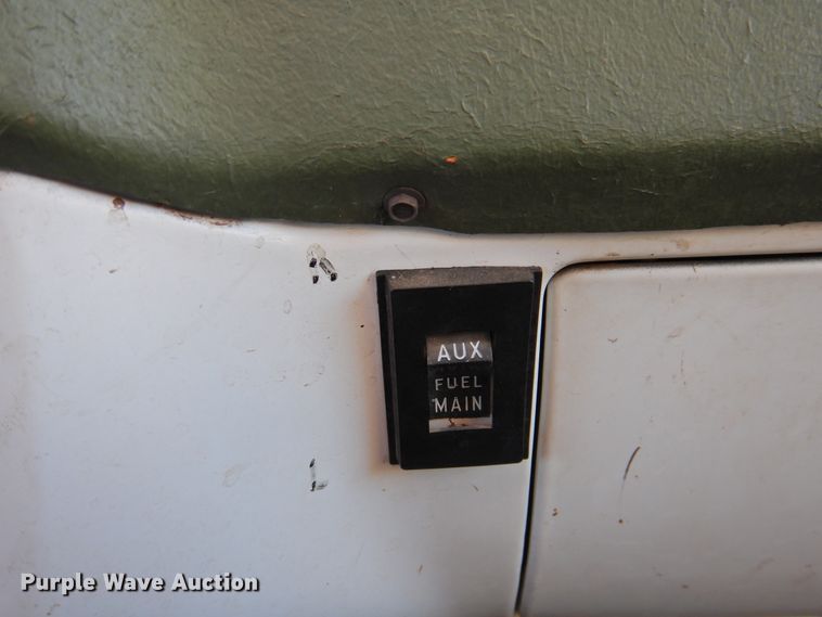 image for item DG1518 1975 GMC 6500  grain truck