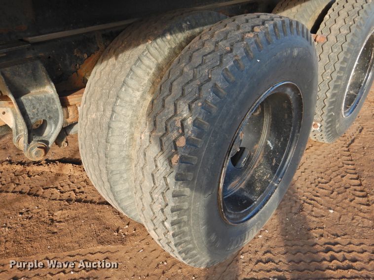 image for item DG1518 1975 GMC 6500  grain truck