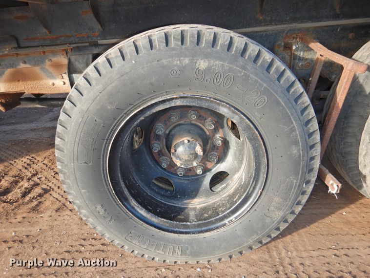 image for item DG1518 1975 GMC 6500  grain truck