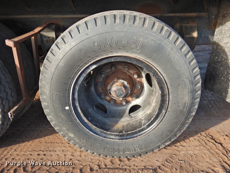 image for item DG1518 1975 GMC 6500  grain truck