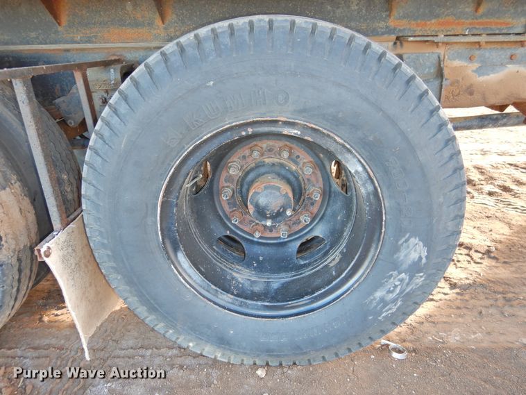 image for item DG1518 1975 GMC 6500  grain truck