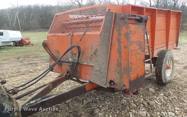 image for item DG2160 United Farm Tools 180 silage wagon