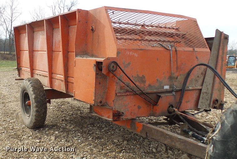 image for item DG2160 United Farm Tools 180 silage wagon