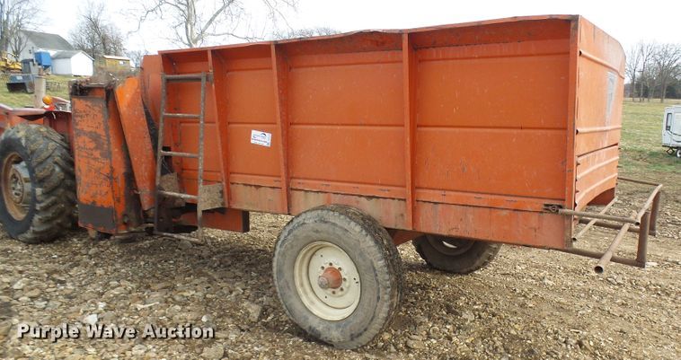 image for item DG2160 United Farm Tools 180 silage wagon