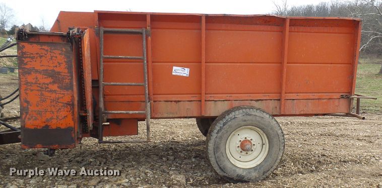 image for item DG2160 United Farm Tools 180 silage wagon