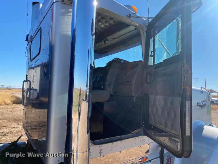 image for item DI3612 2002 Kenworth W900  manure spreader truck