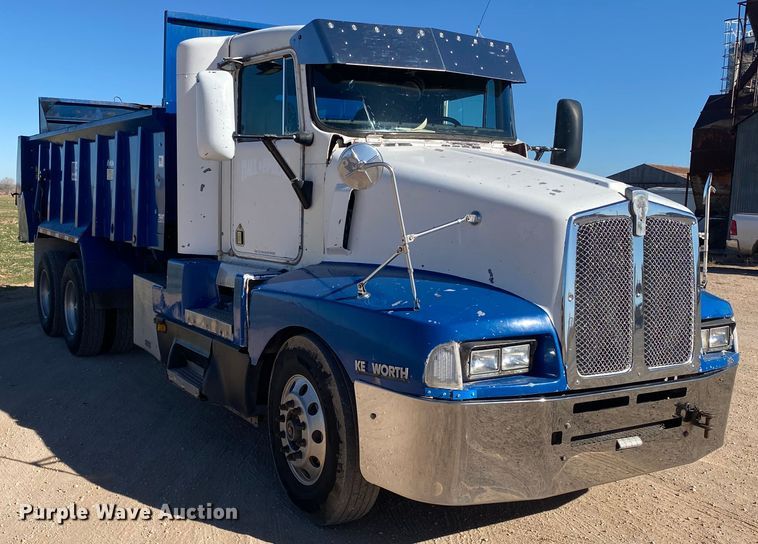 image for item DI3613 1992 Kenworth T600  manure spreader truck